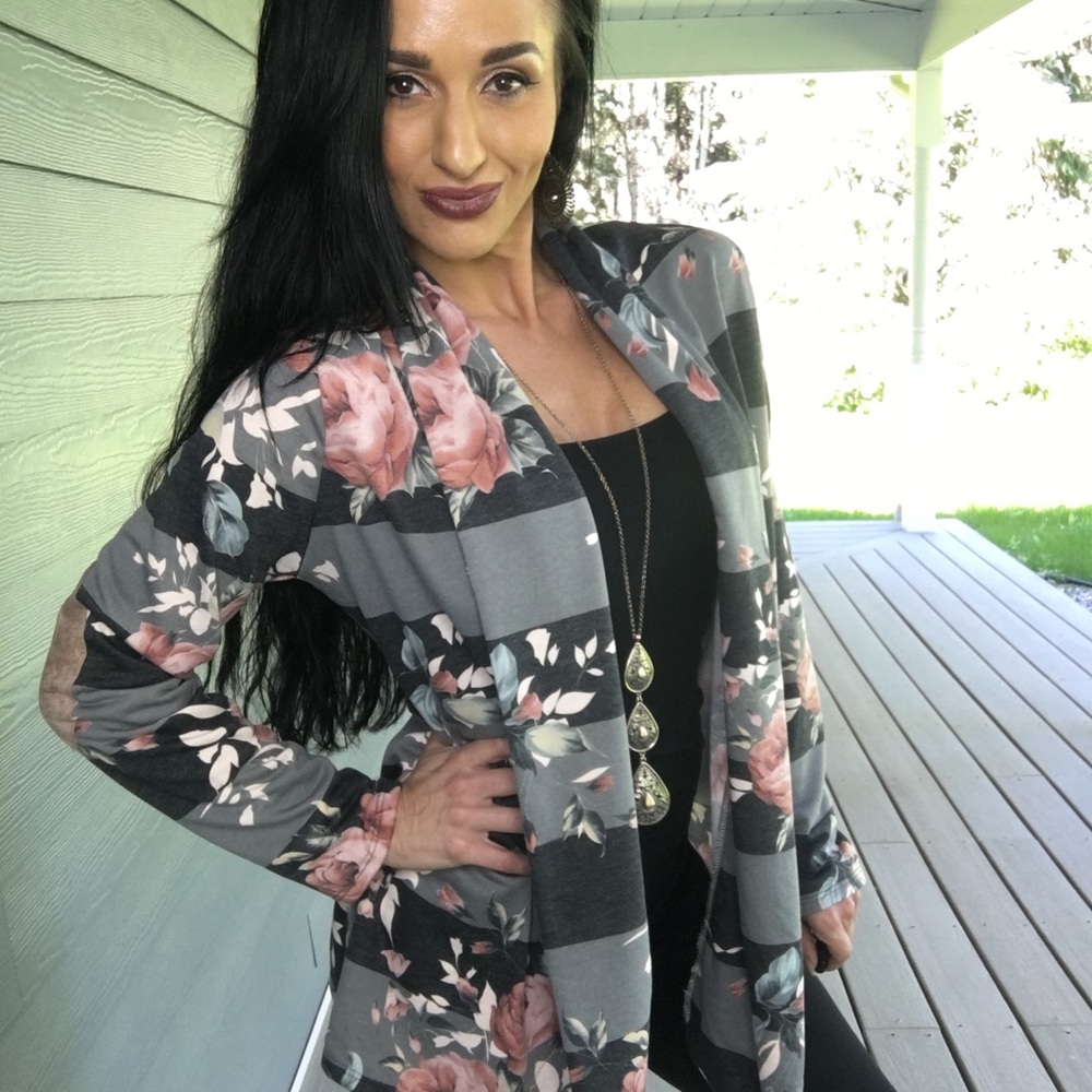 NEW cozy Floral stripe grey open cardigan - Picture 3 of 9